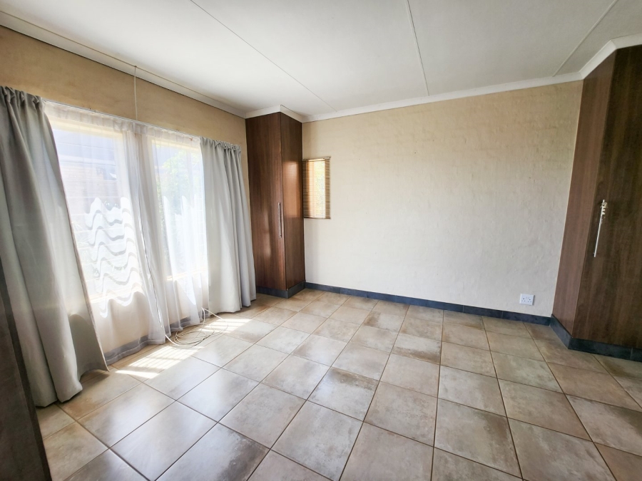 3 Bedroom Property for Sale in Wilkoppies North West